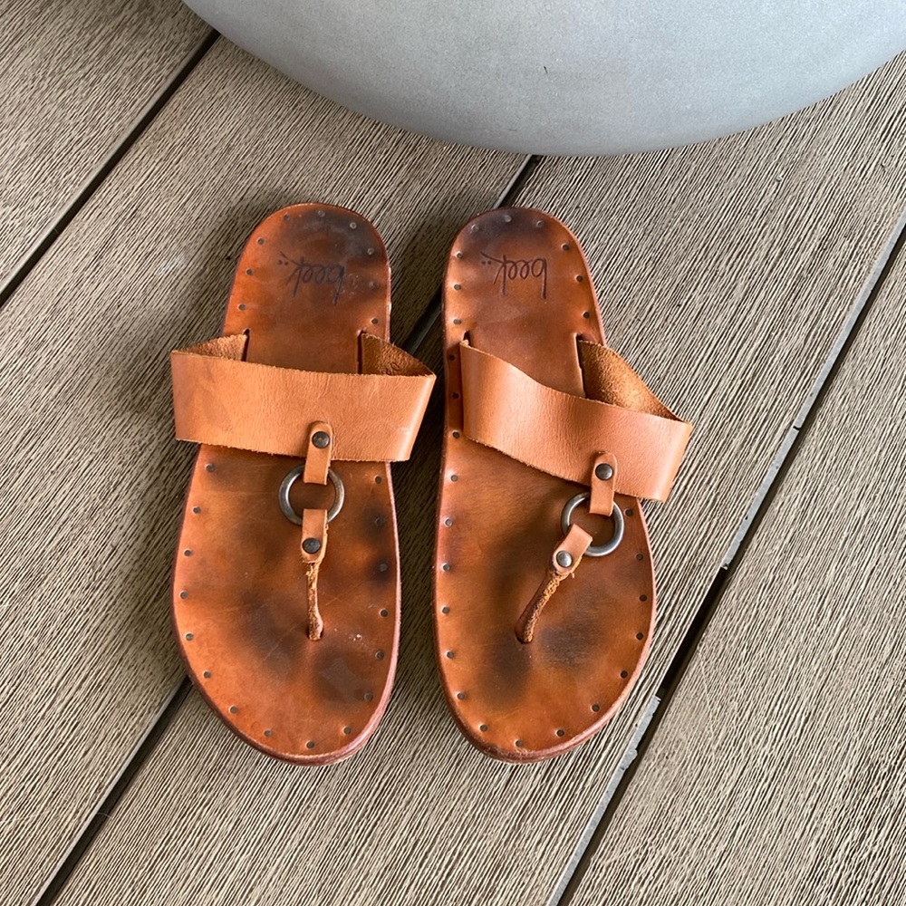 beek Cognac Leather Ring-Accent Slide Sandals